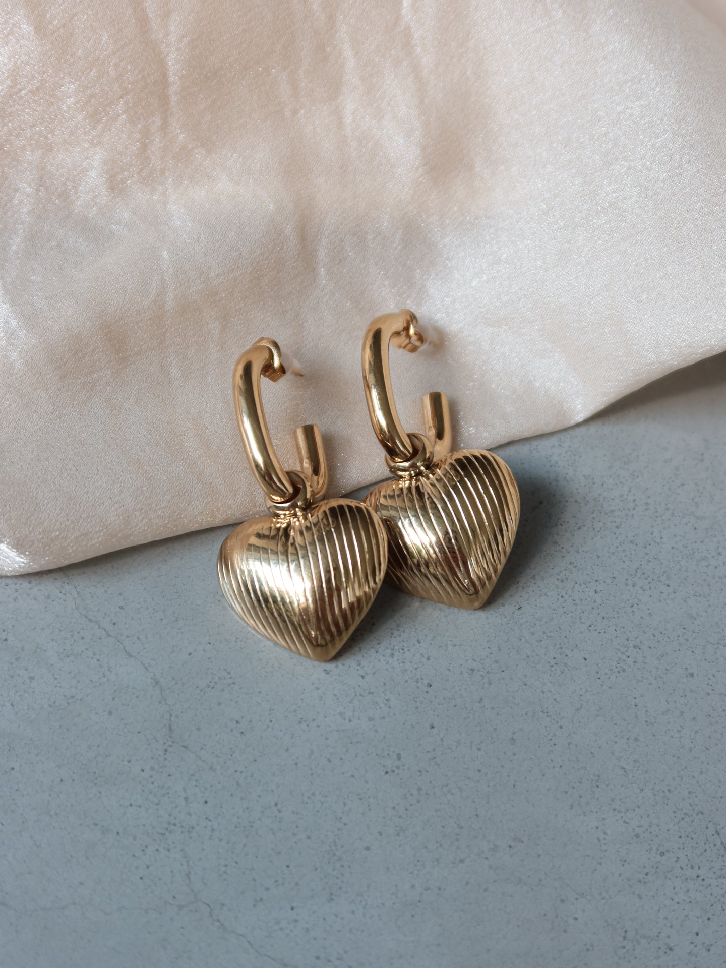 Hoop Earrings with Heart - Goud - Noefie