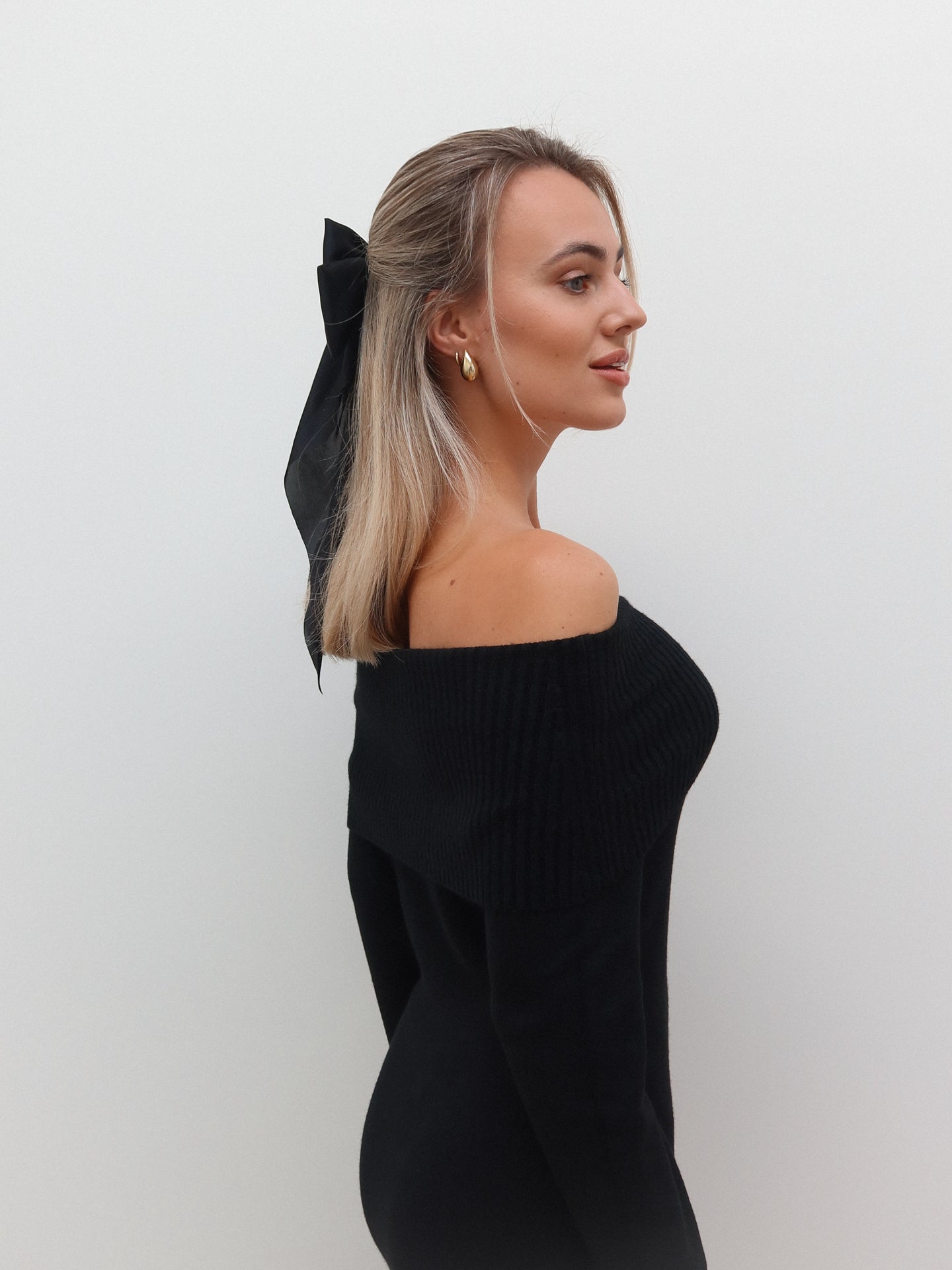 Knitted Off - Shoulder Dress - Zwart - Noefie