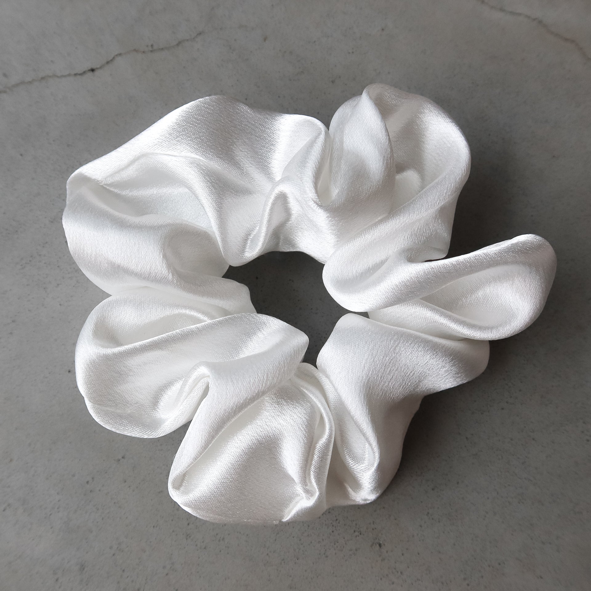 Silk Scrunchie White - Noefie