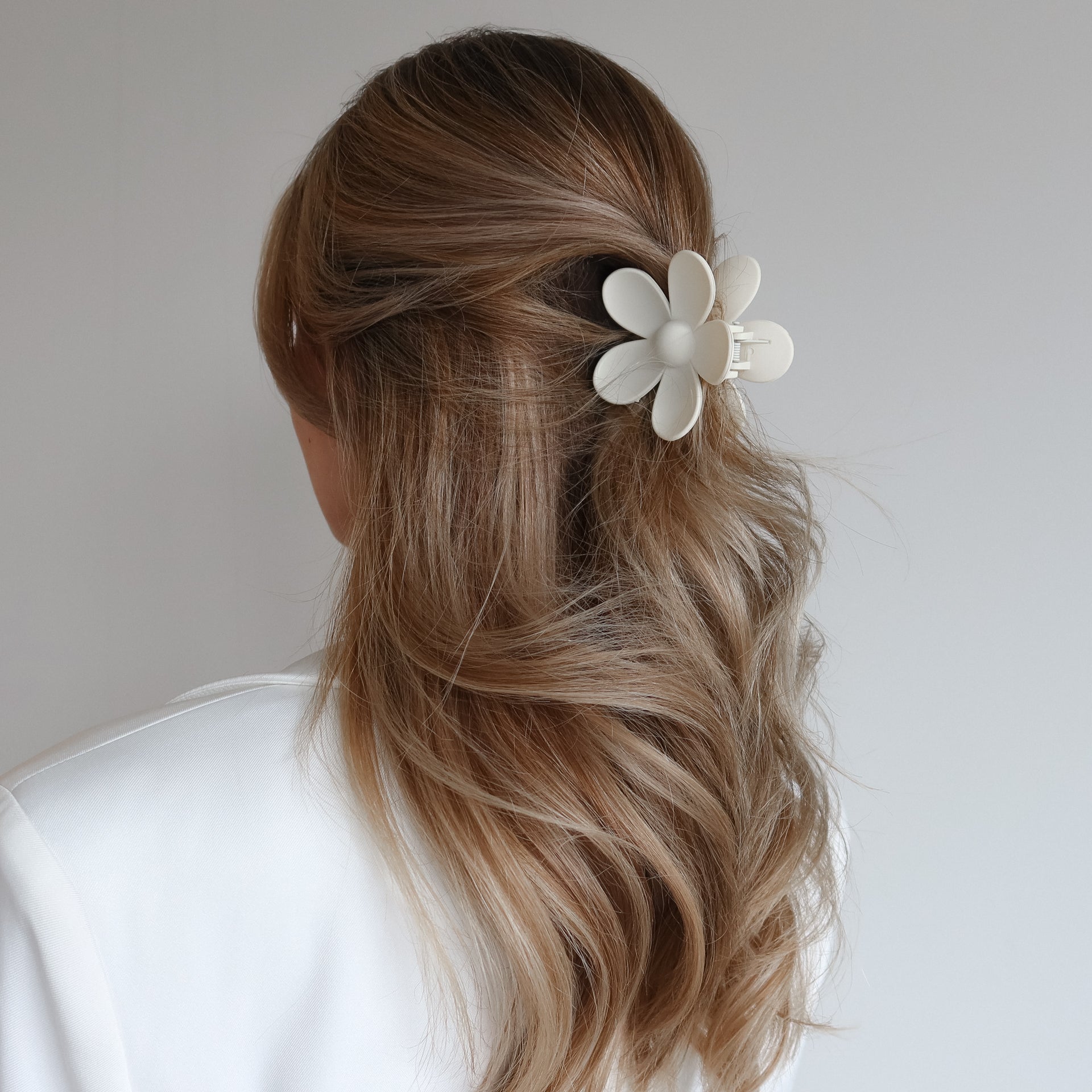 Blossom Bloom Hair Clip - White - Noefie